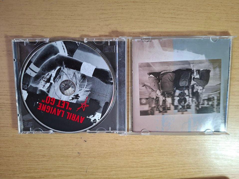 Avril Lavigne – Let Go (Second-Hand CD)