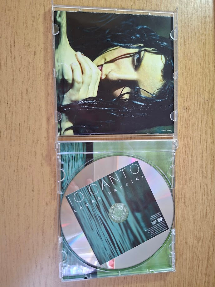 Laura Pausini – Io Canto Laura Pausini - Io Canto album cover More images Genre: Rock, Pop Style: Soft Rock, Pop Rock, Ballad Year: 2006