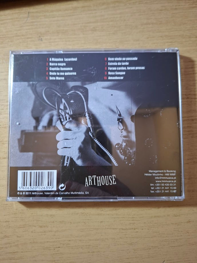 Amor Electro – Cai o Carmo e a Trindade (2011) — Second-Hand CD