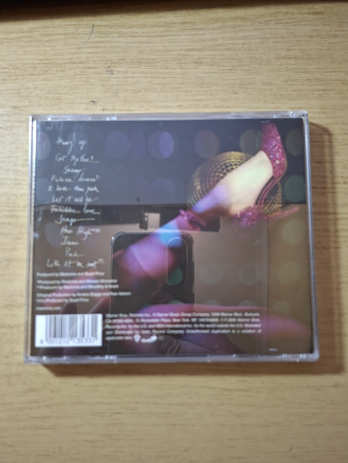 Madonna – Confessions On A Dance Floor (2005) — Second-Hand CD