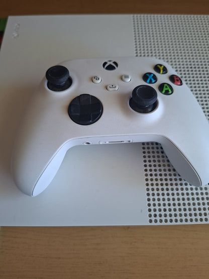 Xbox One S 500GB Console Bundle – Second Hand