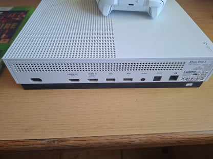 Xbox One S 500GB Console Bundle – Second Hand